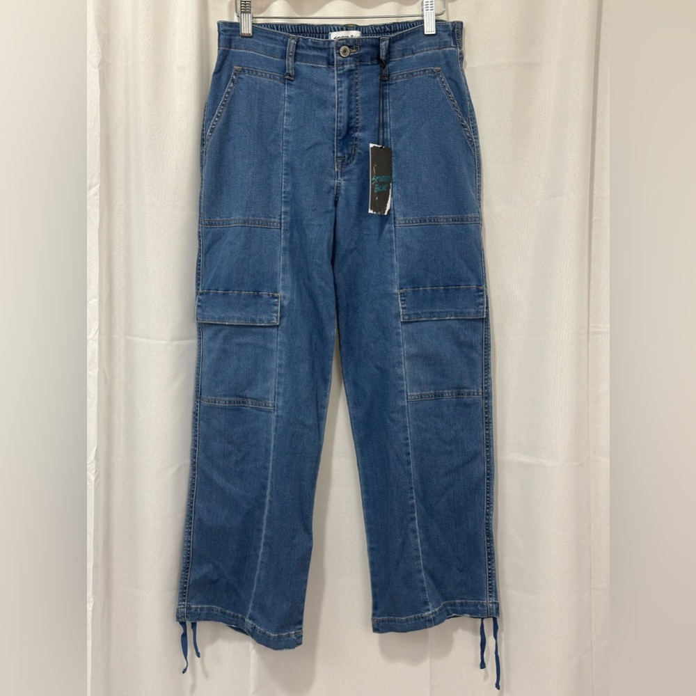 Studio Blue Woman’s Cargo Pocket Elastic Back Wide Leg Jeans.       Size 27. NWT